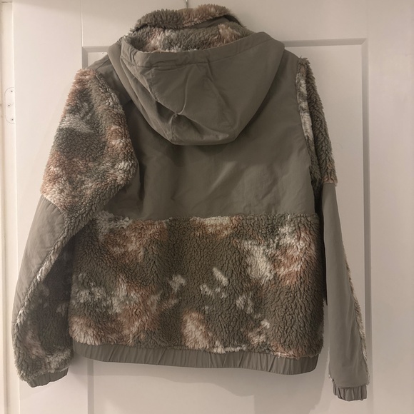 Patagonia Women's Shelled Retro-X® Pullover - Picture 4 of 6